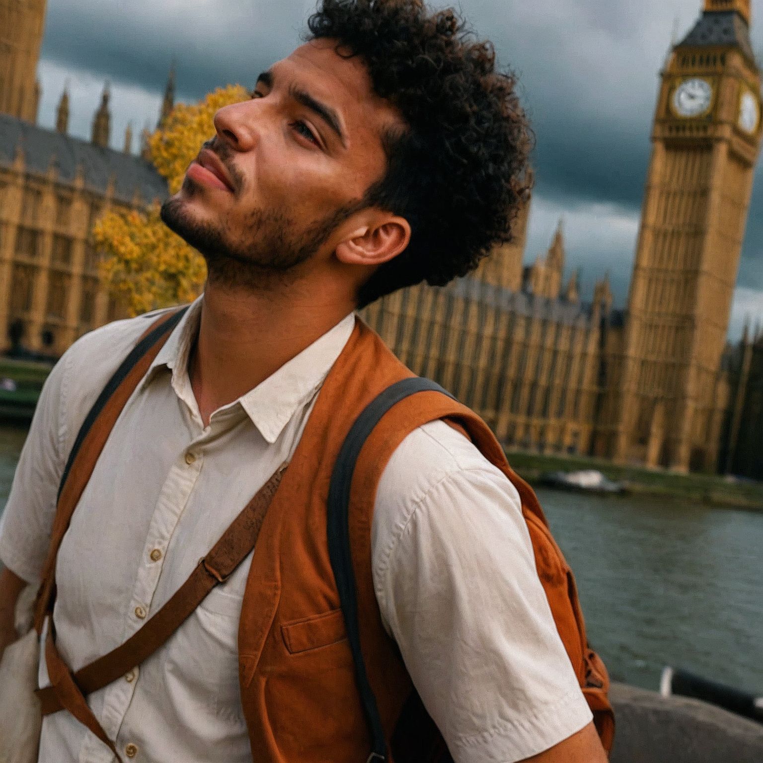 Menajem Pérez takes a deep breath by the Thames, soaking in London’s atmosphere near Big Ben.